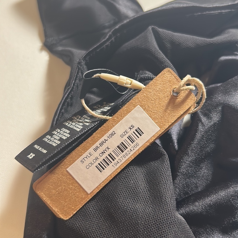 SKIMS Satin (B18) Bra NWT onyx XS - Picture 3 of 3